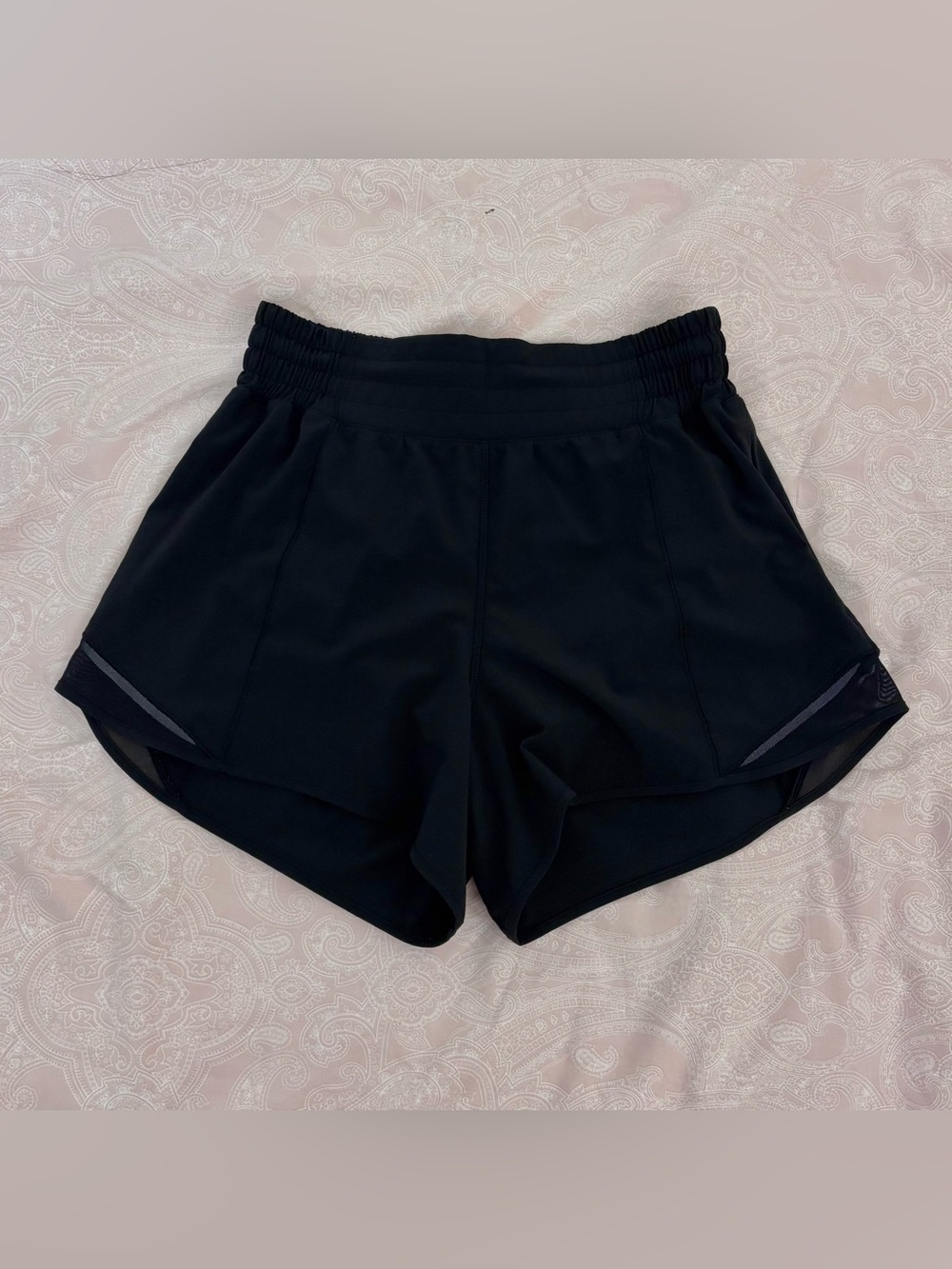 Lululemon hotty hot high rise short
